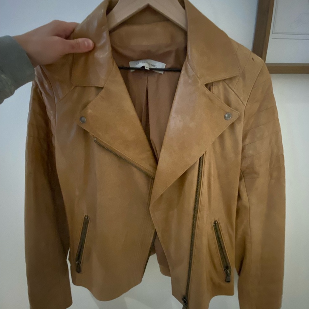 Tan leather jacket good condition gently used size 40 European/ size M US